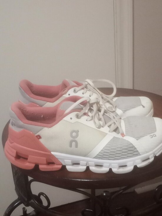 On Clouds Shoes - On Cloudflyer Women's Size 7 White Coral Running Shoes Sneakers Comfort